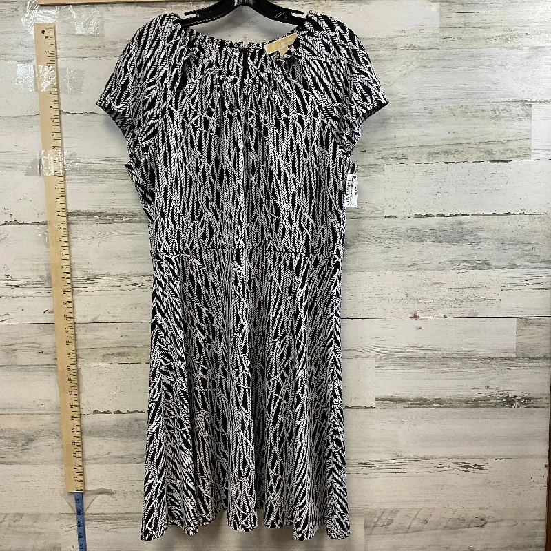 Black & White Dress Casual Short Michael By Michael Kors, Size Xl