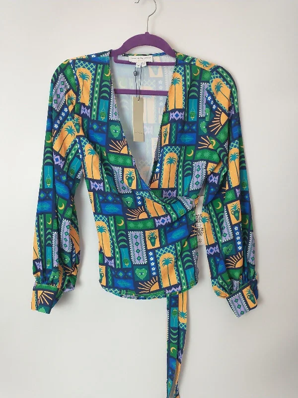 Never fully dressed Aqua Street Art Tilly Blouse. Size small ****Ref V83