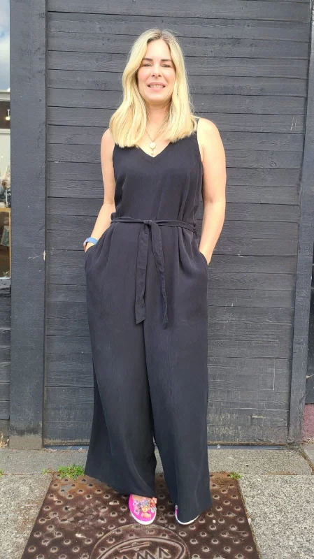 S24214 Crep Black Jumpsuit