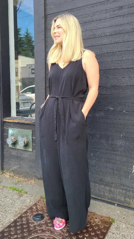 S24214 Crep Black Jumpsuit