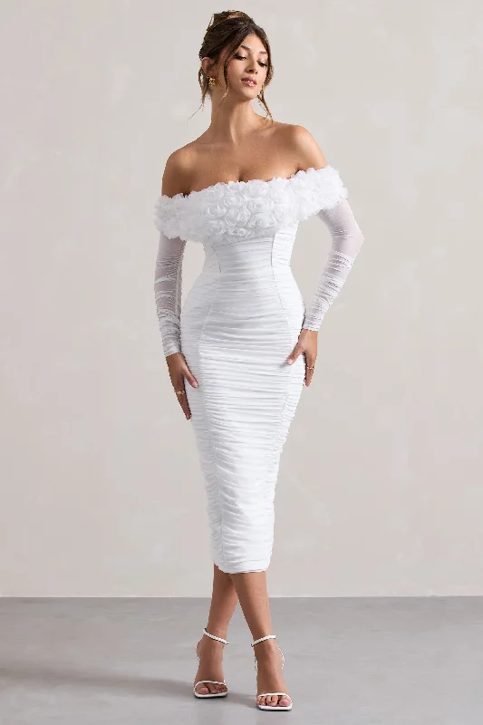 Sierra | Robe mi-longue blanche bardot en tulle froncé avec fleurs et lacets