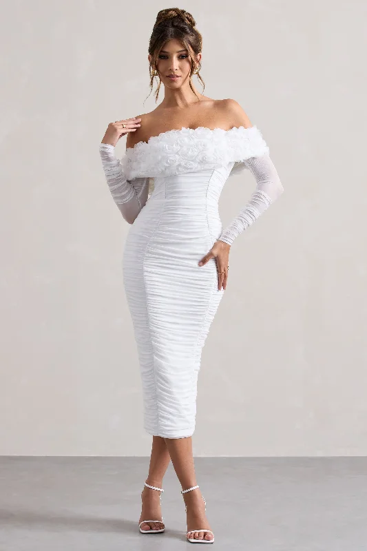 Sierra | Robe mi-longue blanche bardot en tulle froncé avec fleurs et lacets